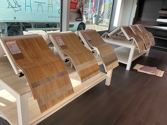 Presentatie tafel met vinyl samples (4x) - afbeelding 7 van  9