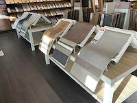 Presentatie tafel met vinyl samples (4x) - afbeelding 8 van  9