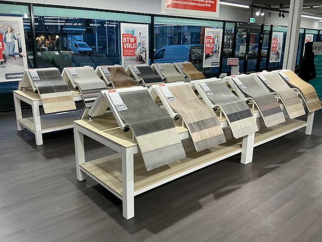 Presentatie tafel met vinyl samples (4x) - afbeelding 1 van  9