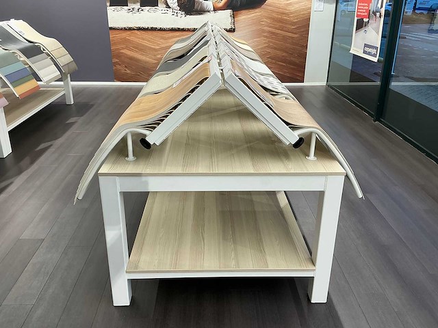 Presentatie tafel met vinyl samples (4x) - afbeelding 3 van  9