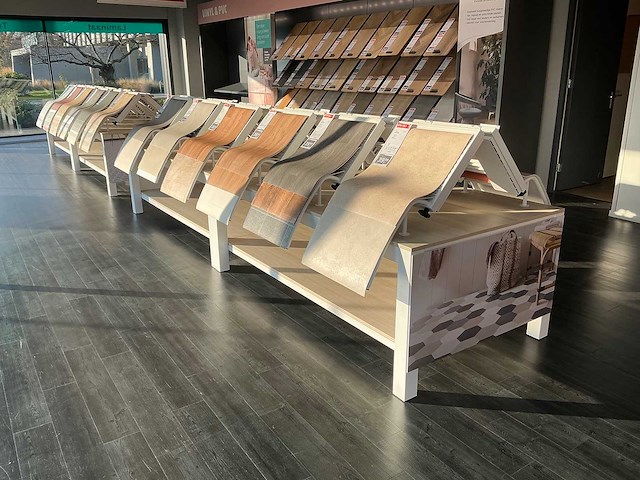 Presentatie tafel met vinyl samples (4x) - afbeelding 1 van  8
