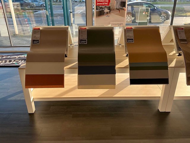 Presentatie tafel met vinyl samples (4x) - afbeelding 2 van  8
