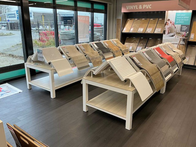 Presentatie tafel met vinyl samples (4x) - afbeelding 1 van  8