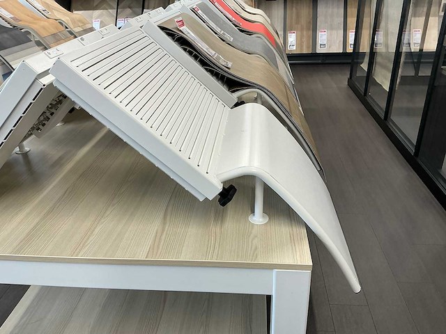 Presentatie tafel met vinyl samples (4x) - afbeelding 3 van  8