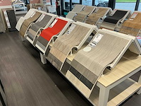 Presentatie tafel met vinyl samples (4x) - afbeelding 7 van  8