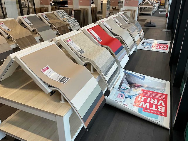 Presentatie tafel met vinyl samples (4x) - afbeelding 8 van  8