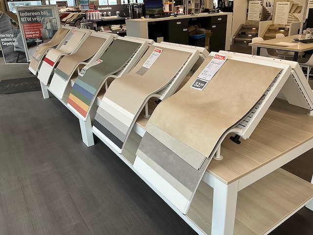 Presentatie tafel met vinyls amples (4x) - afbeelding 9 van  9