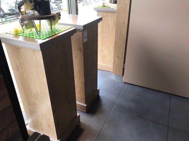Presentatie zuilen (4x) - afbeelding 1 van  6