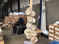 Presentatiemeubel met boomstamschijven - afbeelding 1 van  4