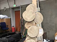 Presentatiemeubel met boomstamschijven - afbeelding 3 van  4
