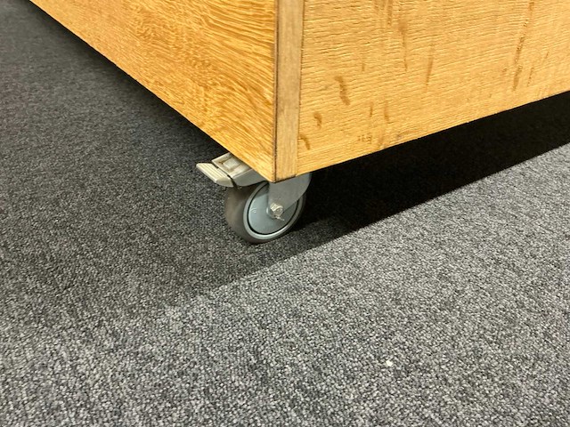 Presentatiemeubel met emmers (4x) - afbeelding 5 van  9