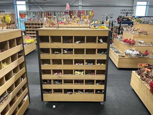 Presentatiemeubel met vakken (6x) - afbeelding 3 van  8