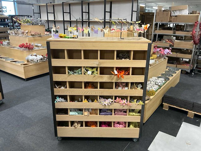 Presentatiemeubel met vakken (6x) - afbeelding 4 van  8