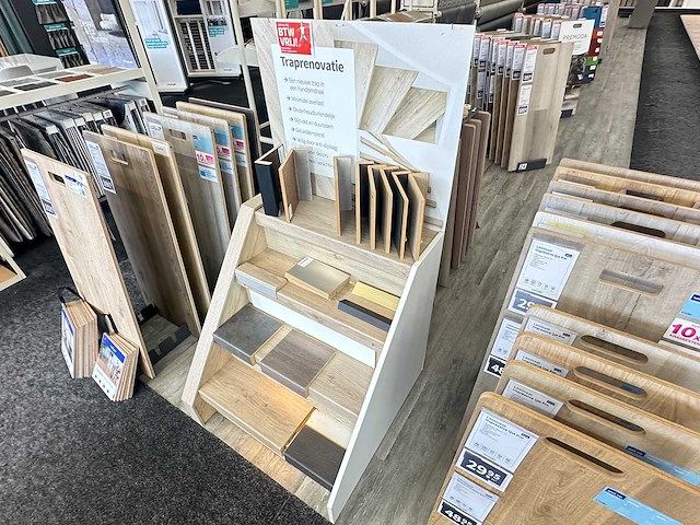 Presentatiemeubel traptrede (2x) - afbeelding 1 van  4