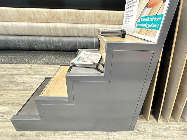 Presentatiemeubel traptrede (2x) - afbeelding 4 van  4