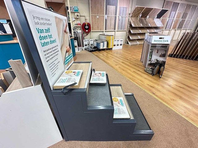 Presentatiemeubel traptrede (2x) - afbeelding 1 van  3