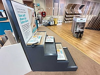 Presentatiemeubel traptrede (2x)