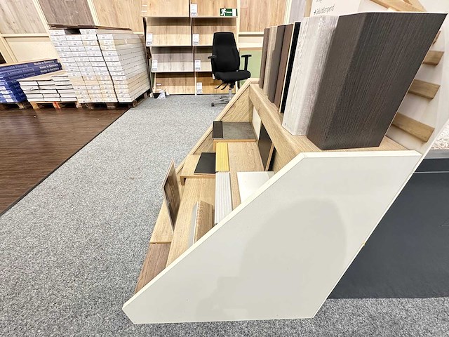 Presentatiemeubel traptrede (2x) - afbeelding 5 van  5