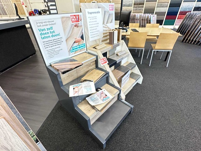 Presentatiemeubel traptrede (2x) - afbeelding 2 van  2