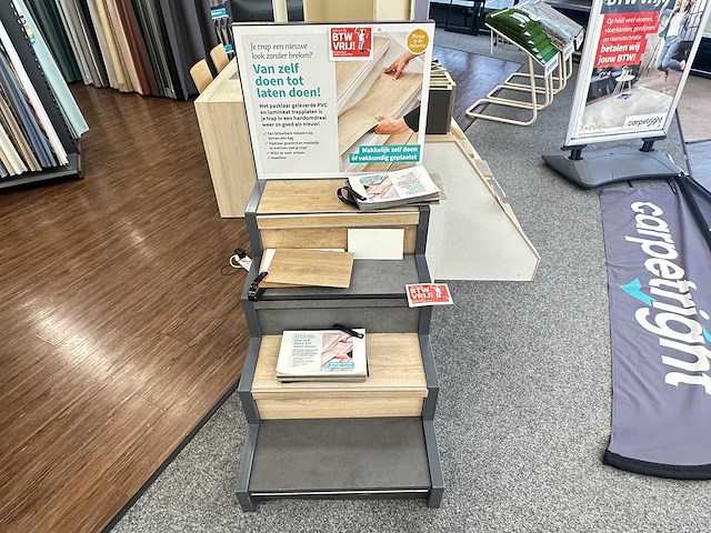 Presentatiemeubel traptrede (2x) - afbeelding 2 van  4