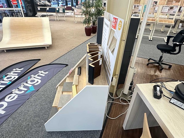 Presentatiemeubel traptrede (2x) - afbeelding 3 van  4