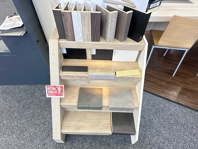 Presentatiemeubel traptrede (2x) - afbeelding 4 van  4