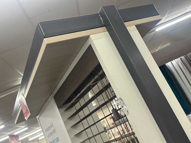 Presentatiemeubel voor jaloezieën (3x) - afbeelding 4 van  4