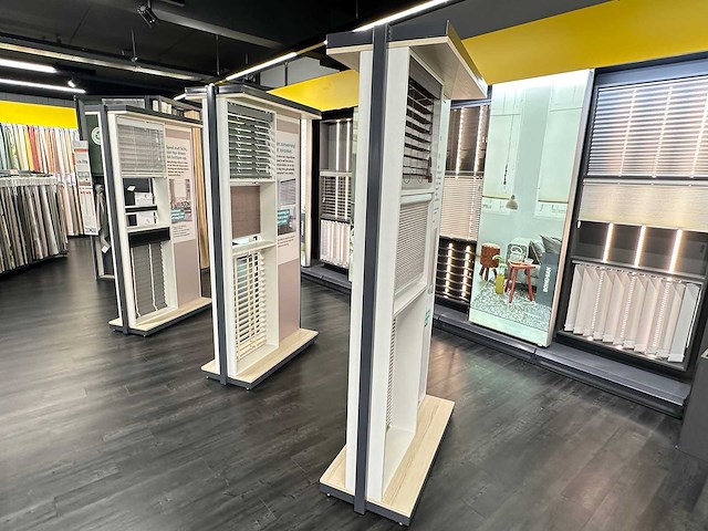 Presentatiemeubel voor jaloezieën (3x) - afbeelding 1 van  6