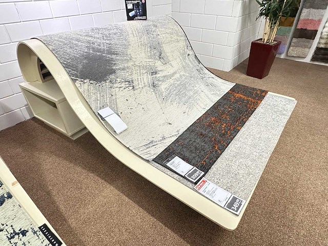 Presentatiemeubel voor vloerkleden (4x) - afbeelding 1 van  4