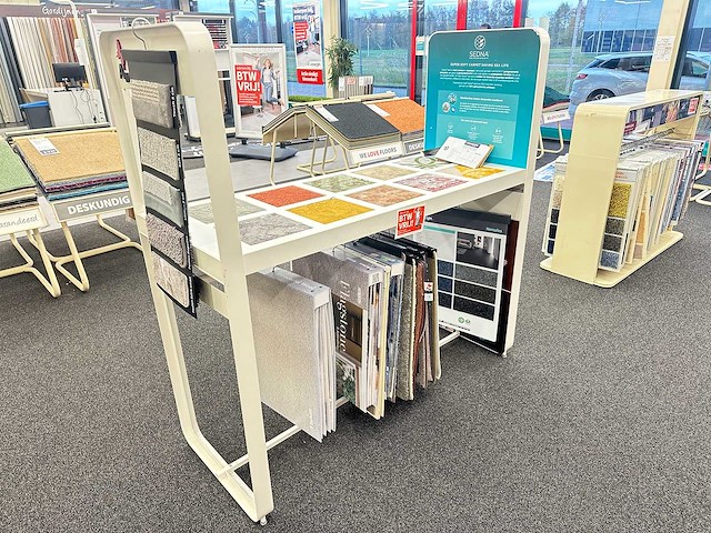 Presentatiemeubel - afbeelding 1 van  3