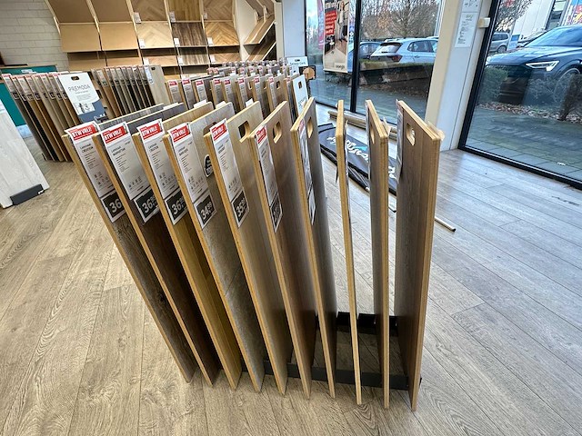 Presentatierek met vloersamples (19x) - afbeelding 1 van  3