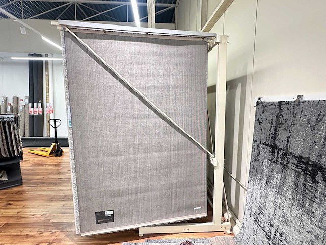 Presentatierek voor vloerkleden - afbeelding 1 van  4