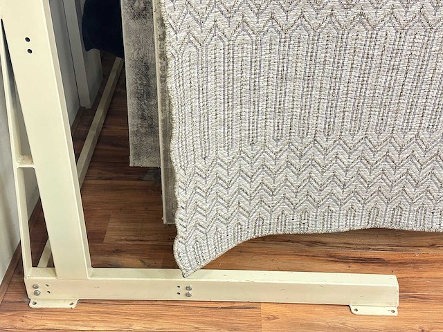 Presentatierek voor vloerkleden - afbeelding 2 van  4