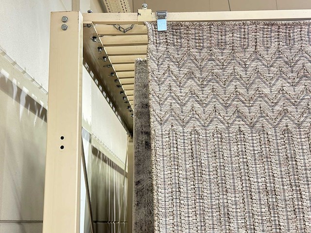 Presentatierek voor vloerkleden - afbeelding 4 van  4