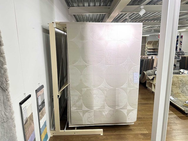 Presentatierek voor vloerkleden - afbeelding 1 van  5