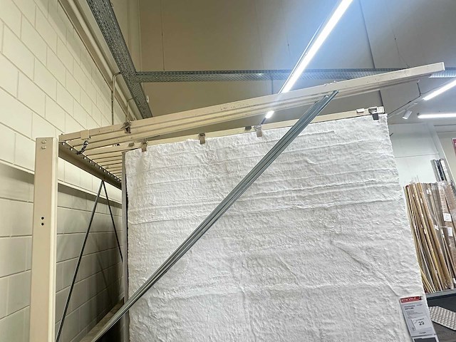 Presentatierek voor vloerkleden - afbeelding 2 van  5