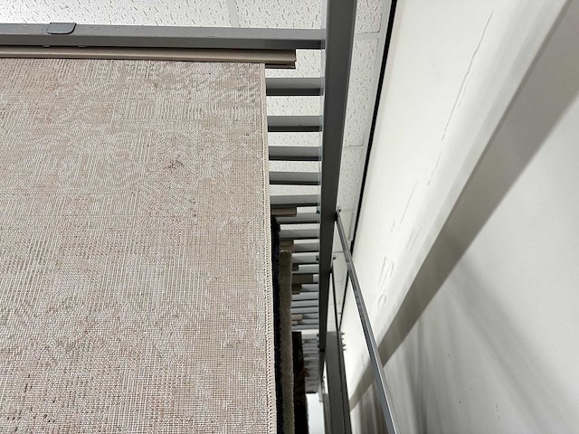 Presentatierek voor vloerkleden - afbeelding 2 van  4