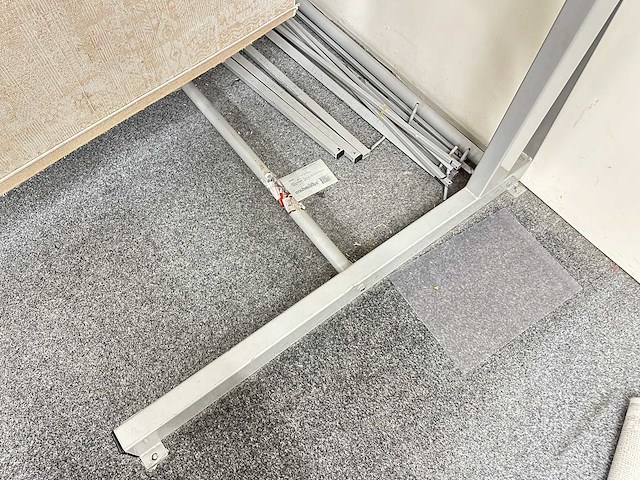 Presentatierek voor vloerkleden - afbeelding 3 van  4