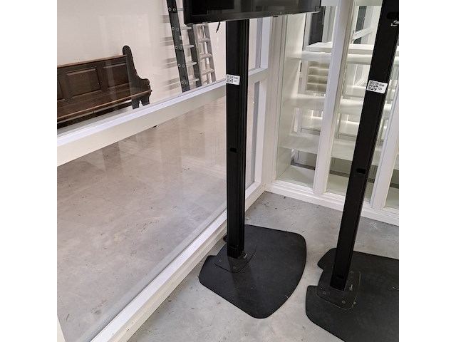 Presentatiescherm 65inch - afbeelding 2 van  5