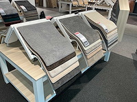 Presentatietafel met tapijt samples (4x) - afbeelding 5 van  13