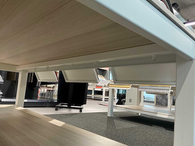 Presentatietafel met tapijt samples (4x) - afbeelding 10 van  13