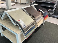 Presentatietafel met tapijt samples (4x) - afbeelding 11 van  13