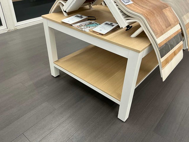 Presentatietafel met vinyl samples (2x) - afbeelding 2 van  7