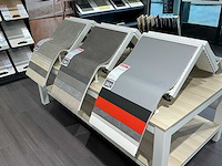 Presentatietafel met vinyl samples (2x) - afbeelding 8 van  9