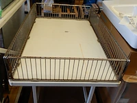 Presentatietafel, wit/chroom - afbeelding 2 van  3