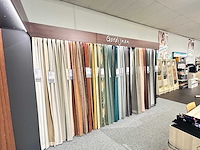 Presentatiewand 12 meter "gordijnen en raamdecoratie" - afbeelding 7 van  9