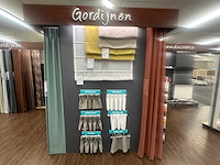 Presentatiewand 12 meter "gordijnen en raamdecoratie" - afbeelding 4 van  6