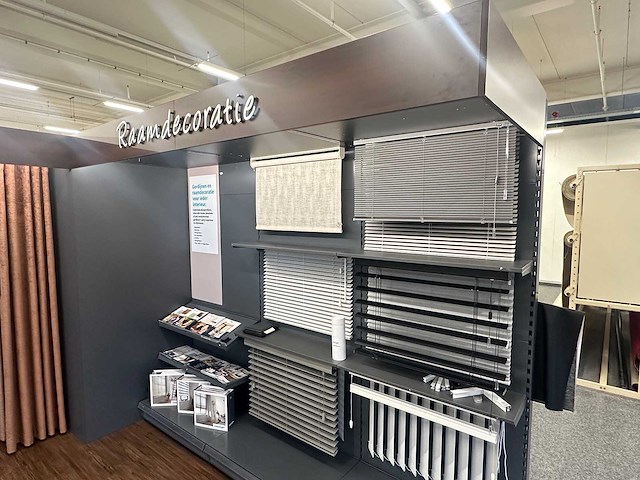 Presentatiewand 12 meter "gordijnen en raamdecoratie" - afbeelding 2 van  6