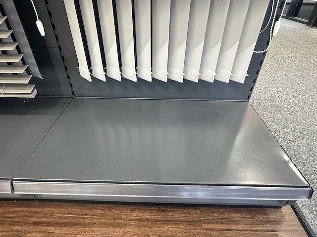 Presentatiewand 12 meter "gordijnen en raamdecoratie" - afbeelding 4 van  6