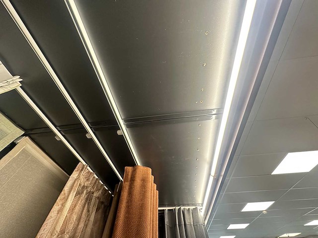 Presentatiewand 13 meter "gordijnen en raamdecoratie" - afbeelding 8 van  8